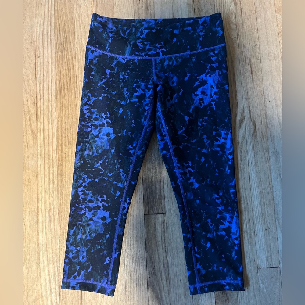 Lululemon Blue and Black Patterned Leggings